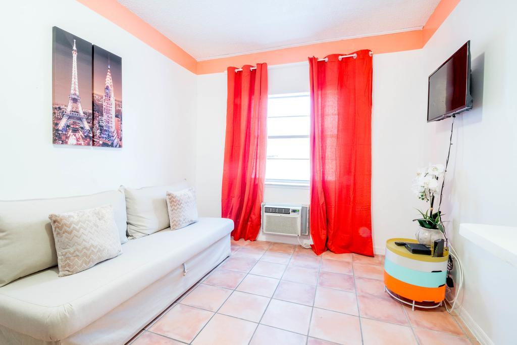 Ocean Walk Apartments Маями Бийч Екстериор снимка
