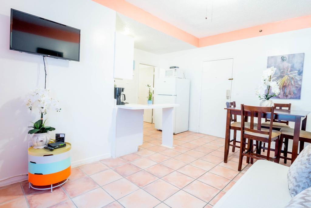 Ocean Walk Apartments Маями Бийч Екстериор снимка